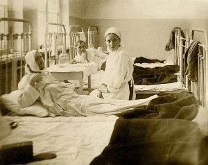 Врач-стоматолог Мария Моисеевна Амигуд в госпитале