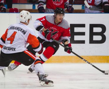 Хоккейный «Металлург» победил соперника из Ангарска