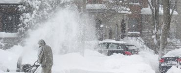 Снегоуборочная техника вышла на улицы Новокузнецка