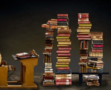 Книги "расскажут" свои истории в новокузнецкой библиотеке