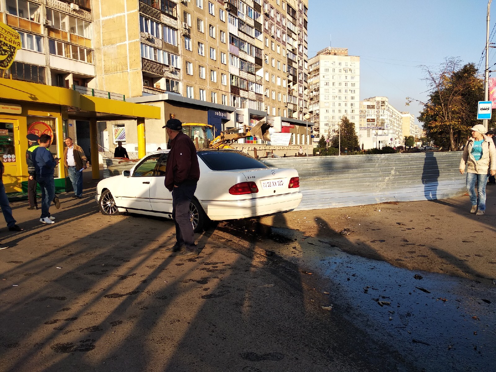 Новости новокузнецка сегодня последние свежие. Машина Новокузнецк. Авария на Кирова Новокузнецк. Авария в Новокузнецке сегодня на Кирова. Улицы Новокузнецка с автомобилями.